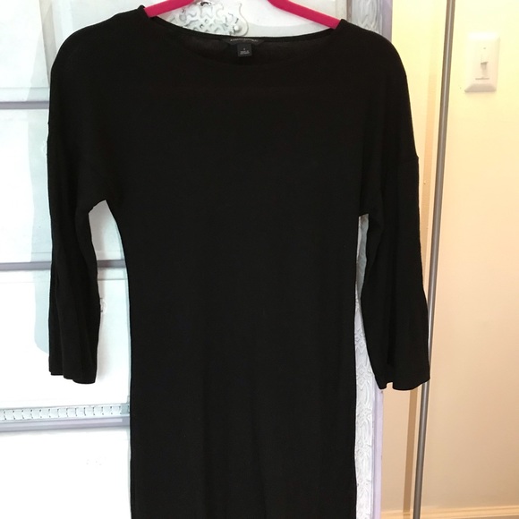 Banana Republic long sleeved little black dress - Picture 1 of 3